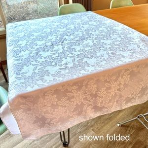 Holly Poinsettia Tablecloth, oblong